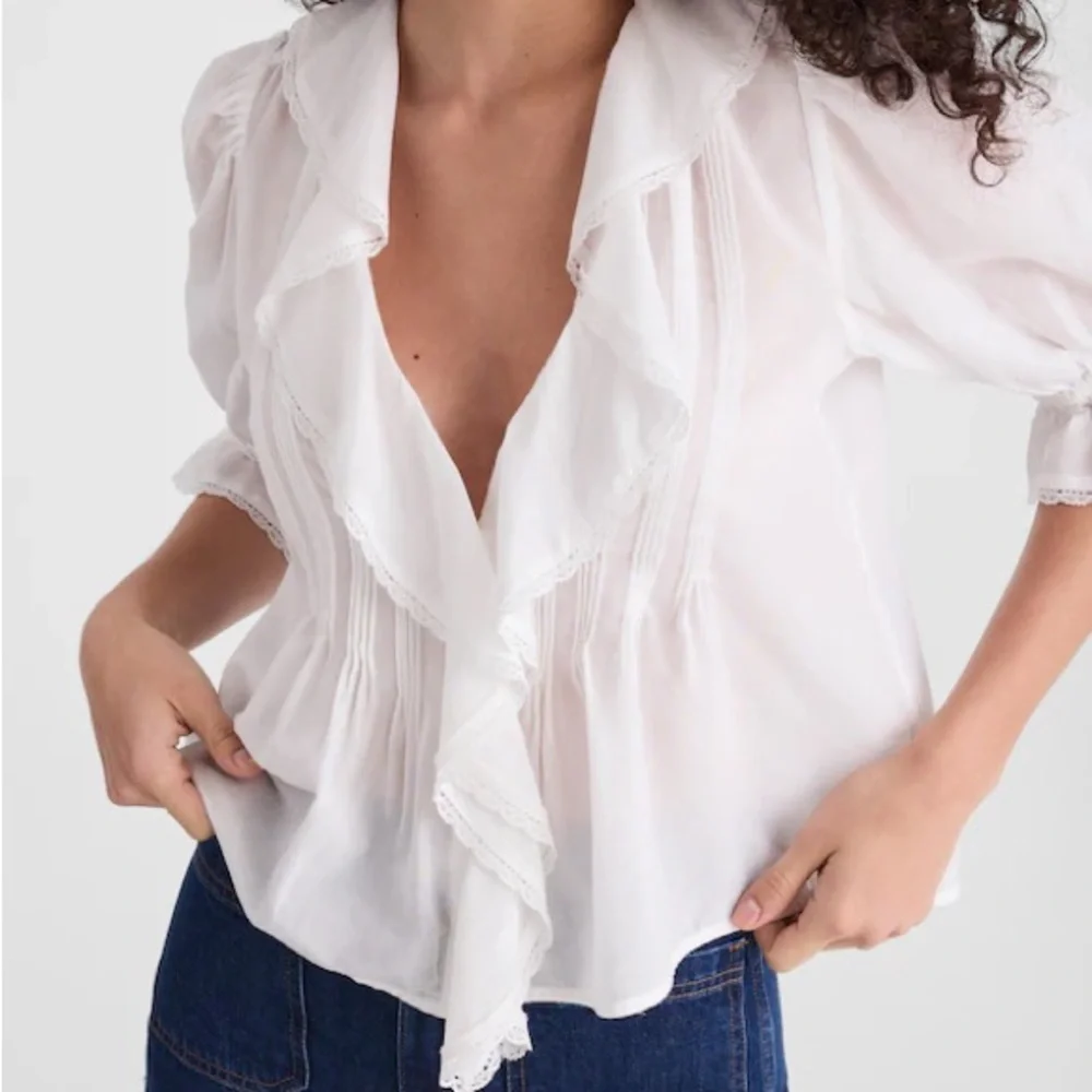 Madewell White Ruffle Front V-Neck Blouse